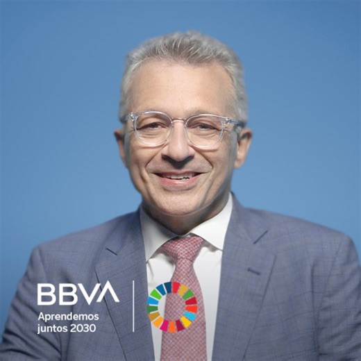 16K reactions · 3.8K shares | El neurólogo Álvaro Pascual-Leone nos invita a repensar el cerebro: ¿sirve solo para movernos o percibir el mundo? Para él, su función más profunda es conectarnos con los demás. Sentirnos vinculados es clave para un cerebro sano. #Neurociencia #SaludMental #ÁlvaroPascualLeone #Aprendemosjuntos #Aprendemosjuntos2030 | Aprendemos juntos | Facebook