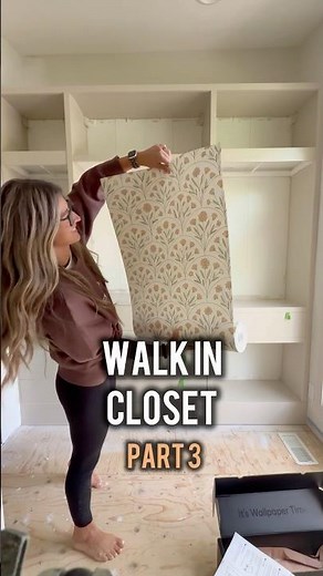 “Gabriella” wallpaper from ‪@wallblush‬ X ‪@ComeStayAwhile‬. 🤩 DIY Library Ladder?