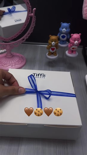 Tiff's Treats: Cute Heart Cookies for Valentine's Day