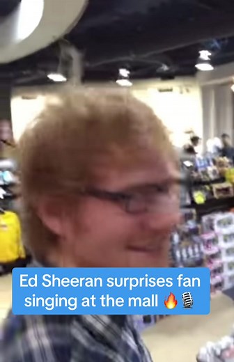 Ed Sheeran surprises fan singing at the mall 🔥🎙️ #edsheeran #coversong #singing @Ed Sheeran