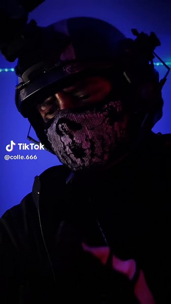 Cosplay de Dark Souls com Máscaras e Romance Sombrio