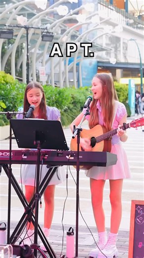 AikaAili | あいかあいり on Instagram: "We had a wonderful time performing at Sentosa Glow Garden last Saturday✨✨ Thank you so much to everyone who came to support us We were so happy to see you殺殺 ⁡ #apt #aptcover #brunomars #rosé #cover #singing #coversong #guitar #keyboard #busking #sisters #12yearsold #14yearsold #sentosa #fyp #路上ライブ #歌ってみた #ギター #キーボード #姉妹"