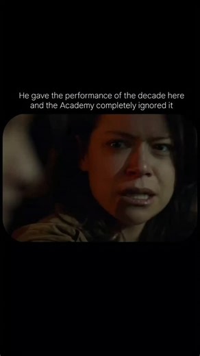 Jake Gyllenhaal in Stronger is the definition of "robbed." 📉 Watch the veins in his neck, the spit, the desperation. He didn't care about looking good or being a hero; he cared about portraying Jeff Bauman’s trauma honestly. How this didn't get a Best Actor nomination remains a mystery. ​ ​Movie: Stronger ​Year: 2017 ​Main Actors: Jake Gyllenhaal, Tatiana Maslany ​Director: David Gordon Green ​Writer: John Pollono ​Production: Bold Films / Nine Stories Productions ​ ​Hashtags: #jakegyllenhaal #