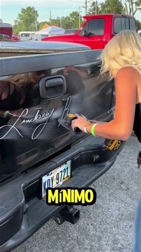 Esta mujer rayó el coche🤯