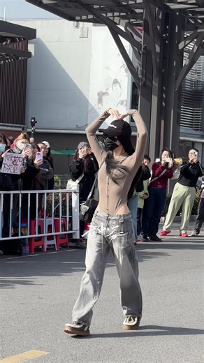 Ugh to be her or to be with her #estheryu #chinese #fashion #yushuxin #cdrama