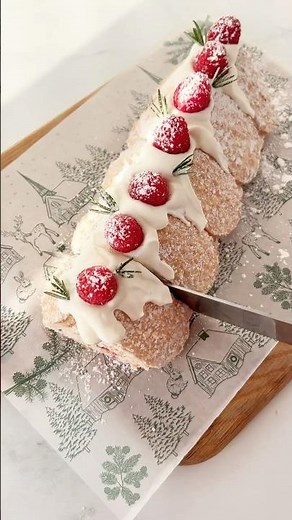 Raspberry Dacquoise Hut for the holidays 🤍 — simple to make, easy to assemble, and so festive ♥️✨