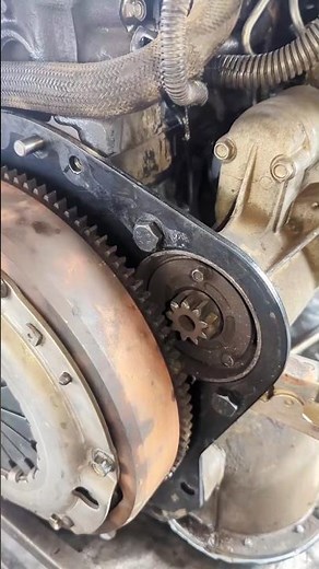 This is the reason why the engine starter often jams#machine #starter #mechanic #shorts