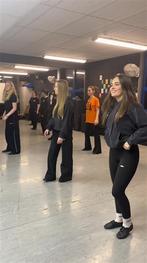 If we are in your fyp, comment your favourite ABBA song 🎤 #abba #mammamia #fyp #foryoupage❤️❤️ #theatre