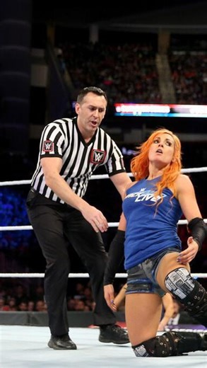 𝐖𝐎𝐌𝐄𝐍𝐒 𝐖𝐑𝐄𝐒𝐓𝐋𝐈𝐍𝐆 𝐄𝐍 𝐄𝐒𝐏𝐀Ñ𝐎𝐋 🍿 on Instagram: "Survivor Series 2017 — Women’s 5-on-5 Traditional Survivor Series Elimination Match 🔥 Team RAW con Alicia Fox como Capitana, Asuka, Bayley, Nia Jax y Sasha Banks derrotaron al Team SmackDown — con Becky Lynch (Capitana) Carmella, Natalya, Tamina Snuka (acompañada por Lana) y Naomi, la “sobreviviente” fue Asuka. Orden de eliminación: 1 Becky Lynch - Roll-up por Bayley 2 Bayley Pinfall por Tamina Snuka 3 Nia Jax Count-out 4 Alic