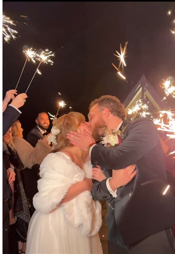 Hiring a content creator means you get moments like this, edited into beautiful clips that you can watch back time and time again after your wedding 😍 #luxurywedding #weddingvibes #fyp #weddingcontentcreatoruk #bride