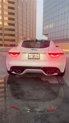 Exploring the Jaguar F-Type V8: Performance and Design