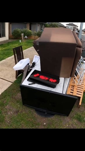 35K views · 606 reactions | Free Items from Rich Peoples Homes I Found Thrown Away in the Streets of USA Searching in Dumpsters R13  #recycling #usa #sale #scrap #Dumpsterdiving #reels #Trashtreasures #iphone | الشارع الامريكي American Street | Facebook