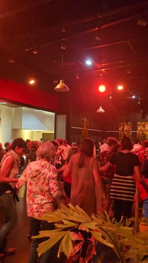 Office de tourisme de Pornichet on Instagram: "Connais-tu le café du Quai ? 😉 Que tu sois un habitué ou un petit nouveau on te donne rendez-vous mercredi pour le prochain café du quai ! 🎵💃🎺 La programmation du mois de janvier : 🗓 14/01 : Atelier tricot-Thé 🧶 puis soirée Bal Trad avec l'association Quai des Bals 🎶 🗓 21/01 : Bal Forro avec Gandaia Na Ponte 🇧🇷 🗓 28/01 : Concert de PH7 🎸 Merci aux associations et aux artistes qui font vivre le Café du Quai tous les mercredis soirs ! 🎬 S