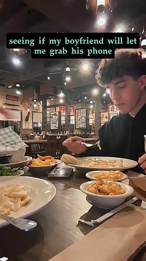 I just wanted to borrow his phone !!!📱🤣😱#funny #usa #joyful #interesting #couple #tiktok #usa🇺🇸 #fyp #funnyvideos | Funny Momentz 05