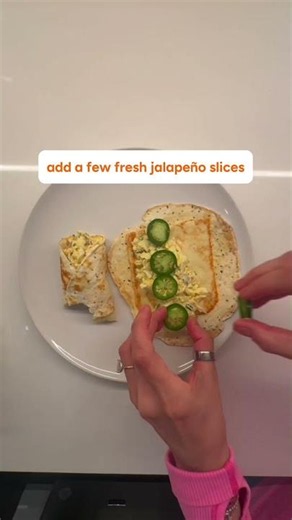 Two wraps, two easy lunch ideas. Which one are you choosing? 👇