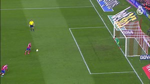 󾠁⚽󾮡 Enjoy some of the best saves by Keylor Navas this season! ¡Disfruta con algunas de las mejores paradas de Keylor Navas esta temporada! #HalaMadrid #RMLiga | Real Madrid C.F.