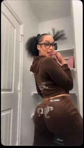 Light skin baddie #thick #shorts