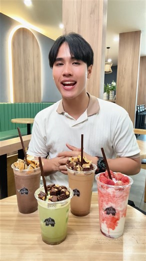 พาสั่งเมนู DIY ของพันธุ์ไทยค้าบบ บอกเลยว่าฟินทุกเมนู หรือใครมีเมนู DIY แบบที่ตัวเองชอบ ก็มาบอกต่อพี่ไทได้นะครับบ~ จะได้ไปสั่งตาม 😋 #พันธุ์ไทย #PunthaiCoffee #พันธุ์ไทยอะไรก็เป็นไปได้ #CreativeThaiTaste #สนุกแบบไทยๆ | PunThai Coffee
