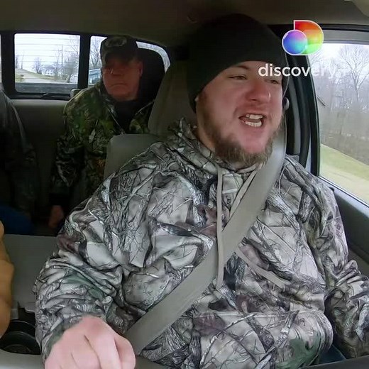 Wild Bill with hair? 🤔😂 The AIMS team picks up where Trapper left off on tonight’s discovery exclusive premiere of #MountainMonsters. 🐺 Tune in at 10|9c and then stream new episodes exclusively on #discoveryplus. | Travel Channel