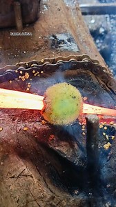 helllo FB friends!! what's up with the fruit in the video?😂😳 here's the super unique way a craftsman makes a palm fruit hook! 💥 #craftmanship #blacksmith #handmade #reelsfb #travel #art #iron #metakwork #riyadhblacksmith | Candra Arinza