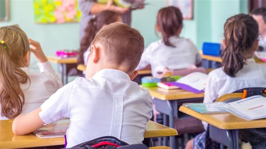 More than 80% of parents want a teacher aide in every classroom, survey finds