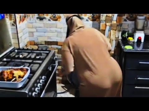 Daily routine 🤯 A challenge for a local woman inside her guest kitchen