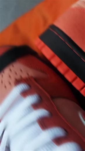 K50🌎🇲🇳 on Instagram: "Nike SB Dunk 'Orange Lobster' Special Box 44 размер 🇲🇳Бэлэн"