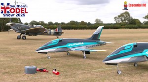 SUPERMARINE SPITFIRES ARRIVE ! Landing and Taxi Back at Headcorn Aerodrome, Kent, England | Essential RC