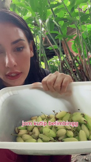 seharian sebagai budak kampung