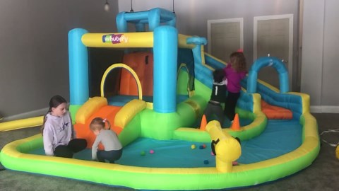 AKEYDIY Inflatable Water Slide for Kids Backyard, All-in-one Blow Up Spray Water Slides with Blower Water Park with Splash Pool, Climbing Wall, Water Gun, Basketball Hoop for Summer Fun Party Gift