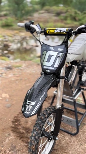 The #DirtRocketProSpec was made to be modded.. and you guys understood the assignment 🔥 Let’s see who’s got the baddest build?! Share & tag us! [📹 IG: @breyden_hoffman] | Razor Worldwide