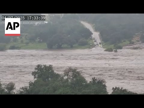 Videos show water rising within minutes during Texas flash flood
