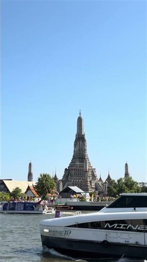 The World’s Most Beautiful Riverside Temple? 🇹🇭 WAT ARUN from Tha Tien | 4K HDR