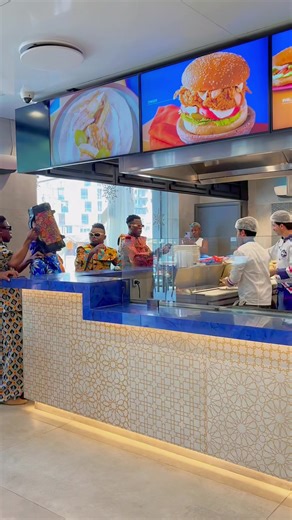 643K views · 46K reactions | Où ils enlèvent leurs son là même  Direction chez Agha Restaurant CI le restaurant est situé à Marcory Zone 4, Rue de 7 Décembre ️Itinéraire  https://maps.app.goo.gl/QGX6fuMbTnCdhZLx8?g_st=ic Contacte : 07 77 400 500 07 77 300 400 Cc:Iwodlisco-Glisco Collection | Piko z-z | Facebook