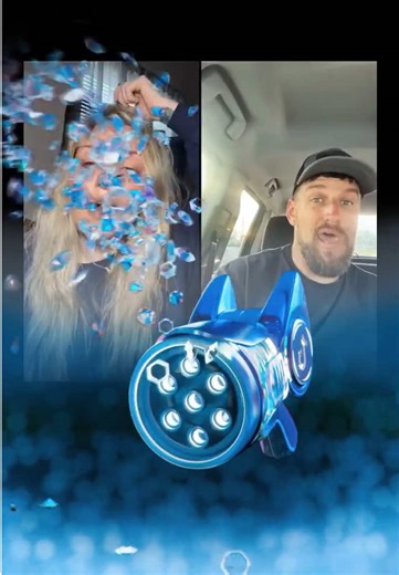 Don’t mind me giving myself a little scalp massage this Mother’s Day! Yall really made the day special 🙏 #tiktoklive #livehighlights #livegift #elephantpals #diamondgun