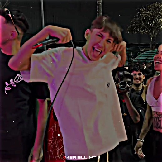 Pétalas 🍃 #tavin #namoralcansei #batalhaderima #editing #funny #viralvideo #music