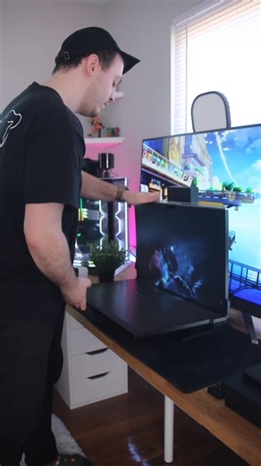 Our new monitor the Geminos is THE productvity must have for 2023. Its stacked display and easy connection process make it a perfect monitor for all occupations. Our favorite part is that it easily can fold for transportation and convience🤌🏼 - #pctips #cooltech #techtok #monitorsetup #workfromhome