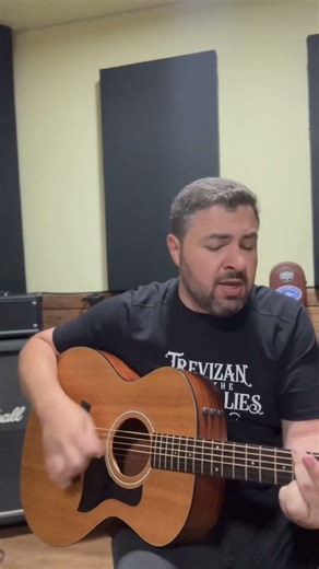 Roberto Trevizan | Long Black Train - Acoustic Cover (Josh Turner) 2