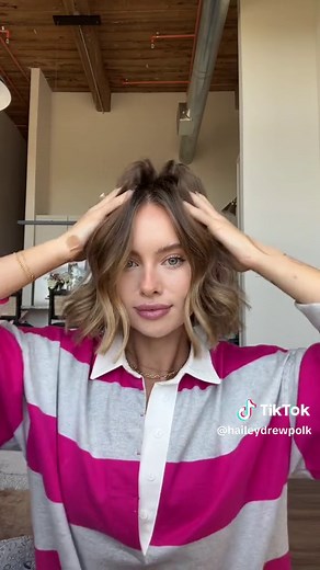 How to Curl Short Hair with 8 Curls in Less Than a Minute