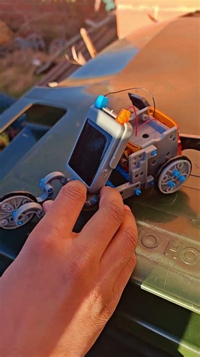 #homelearningactivities #robot #stemtoys #solarvehicle #creations #solar