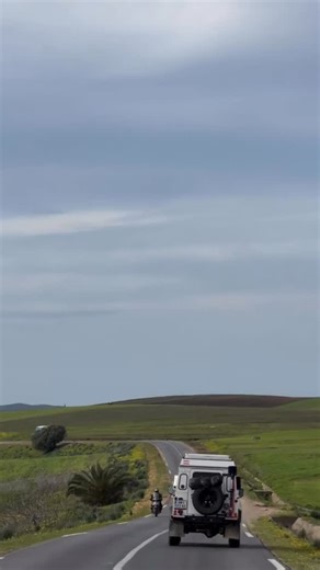 Marrakech To Desert on Instagram: "📍 3 DAYS TOUR FROM MARRAKECH TO MERZOUGA ✅ DAY 1: MARRAKECH – AIT BEN HADDOU – OUARZAZATE – DADES VALLEY. ✅ DAY 2: DADES – TODGHA GORGES – ERFOUD – MERZOUGA – CAMEL RIDE – LUXURY BIVOUAC. ✅ DAY 3: MERZOUGA – ALNIF – NKOB – AGDZ – MARRAKECH. 💡✨ OVERVIEW: 🌟 Experience the magic of the Sahara on this 3-day Marrakech to Merzouga desert tour. Cross the High Atlas Mountains, explore the legendary Kasbah Ait Ben Haddou, and enjoy a sunset camel trek into the golden