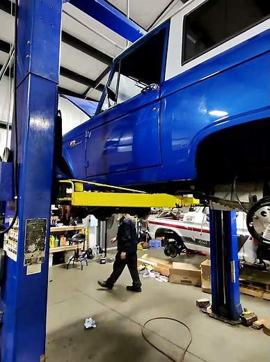 Gen 1 Bronco Gets Full Disc Brake Conversion