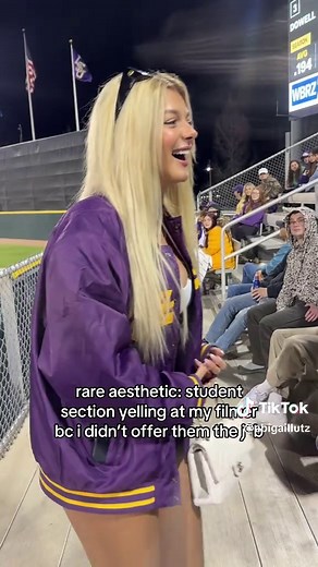 Crazy College Moments: Students Yelling at Filmer