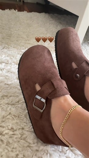 SO CUTE! #shoes #clogs #cuteshoes 🤎🤎