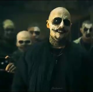 Robert Pattinson says he secretly took selfies in the Batsuit during his audition for The Batman, just in case he didn’t get the role.“I remember sneaking a little selfie in it when everyone left the room thinking, if this doesn’t work out… I’ll always have this.”Director Matt Reeves says the process is part of tradition.“You don’t just audition, you do a screen test in the Batsuit.” That test lasted nearly eight hours, and it was brutal.According to Pattinson, Reeves kept asking, "What can we d