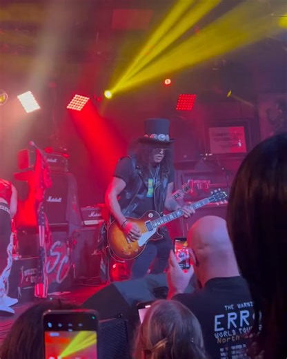 SLASH performing at MICHAEL MONROE's Show At Whisky A Go Go. April 12, 2025 Video by Adam Turkel | Slash News