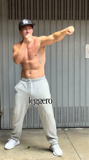 Nella scuola sovietica di boxe il jab diretto destro insegnavano così! #boxe