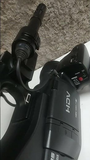 Camcorder HDV 1080i mini DV CMOS 6.1 MP Still Image Recording Power Look Vintage | Olliver Works
