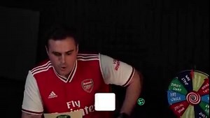 How well do you know about your team? We match up two rival Premier League fans against each other... Arsenal Fan (Kid Péche) and Manchester United Fan (PC) put their money where their mouth is and put their team trivia to the test. | FTBL
