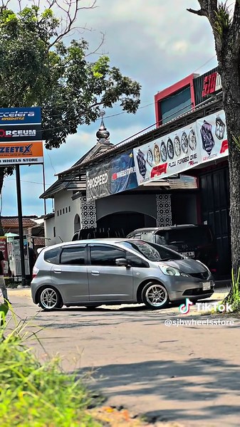 #sjbwheelsstore #sjbwheelsstorejogja #hondajazz #jazzge8